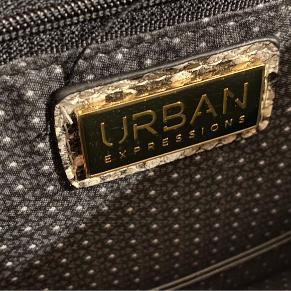 Urban Expressions NWOT Faux Snake Print Crossbody Bag - Picture 10 of 12